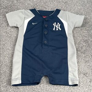 Nike Navy and Gray New York Yankees Baby Romper